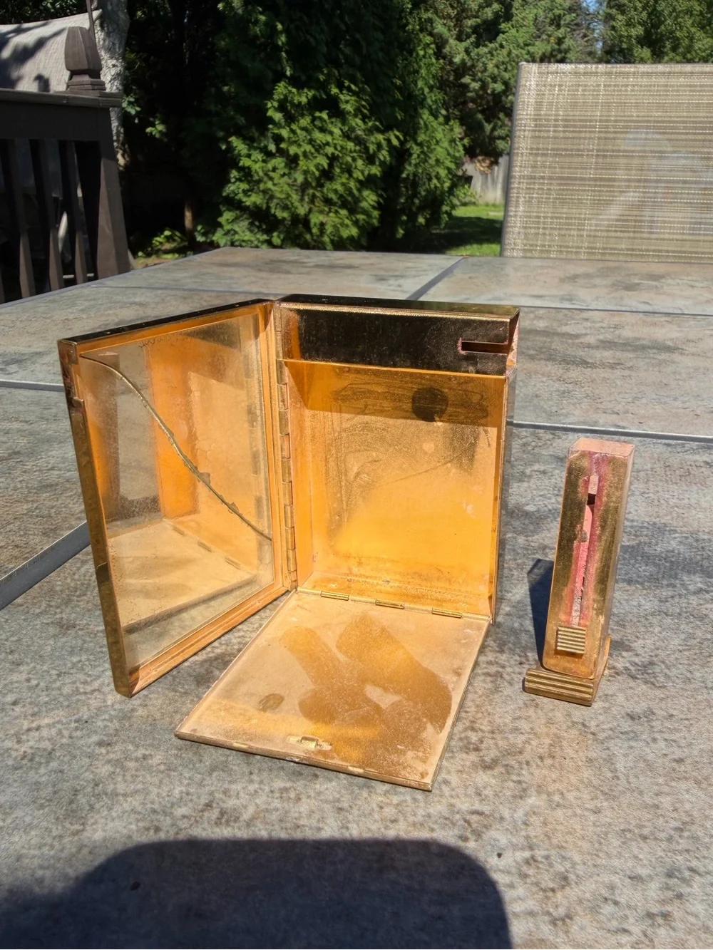 Volupte mirror broken
